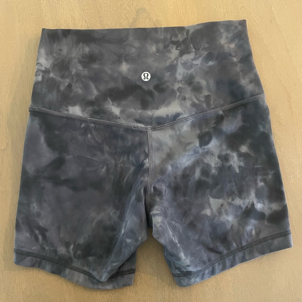 Lululemon Align Shorts. Size 6. Length: 6”